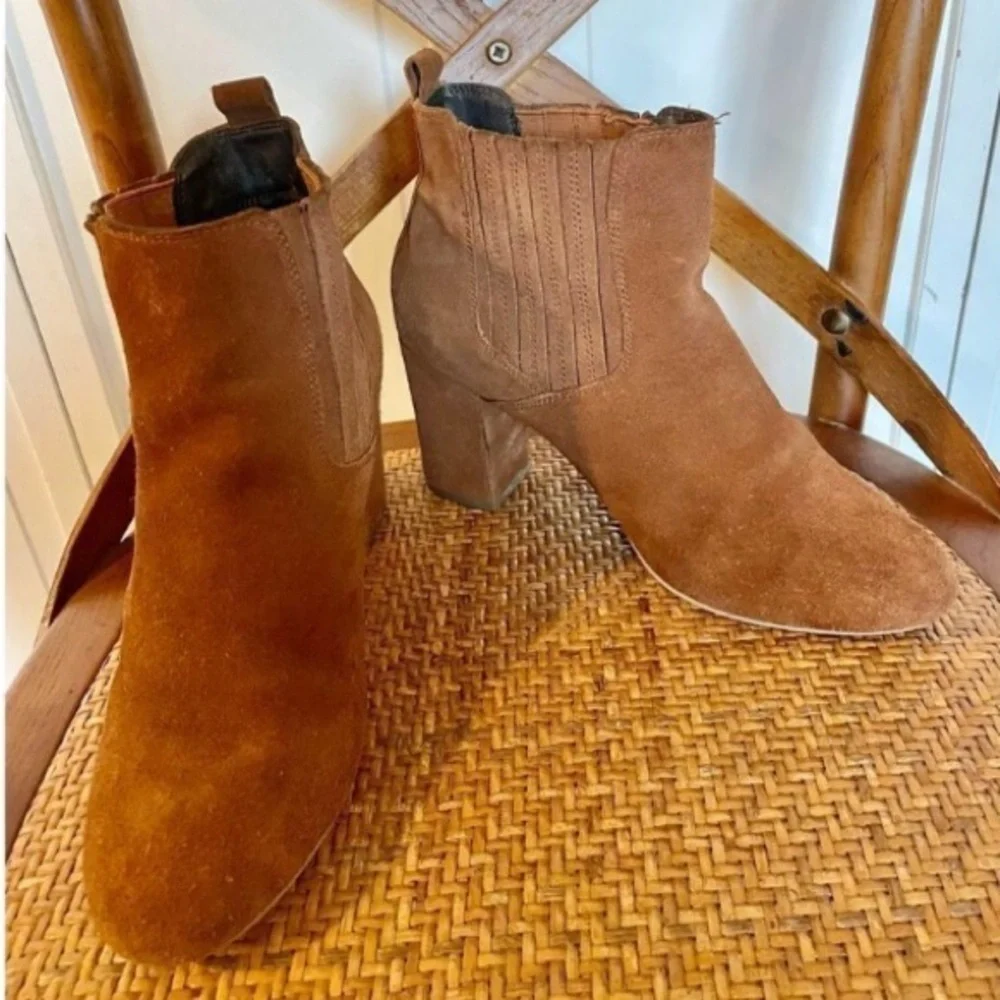 STEVE MADDEN Gusto Suede Ankle Boot in Rust